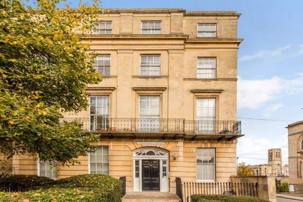 St Marg'S Hideaway; Grade II Listed Luxury Apartment In The Heart Of Cheltenham - Gateway To The Cotswolds! Sleeps 4 - Outdoor Seating And Free Private Parking! Exteriér fotografie